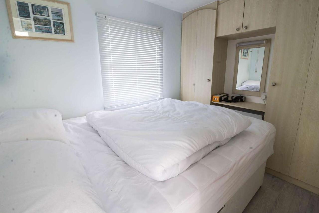 Hemsby Static Caravan In Norfolk Quiet Site Great Location Hotel Exterior photo